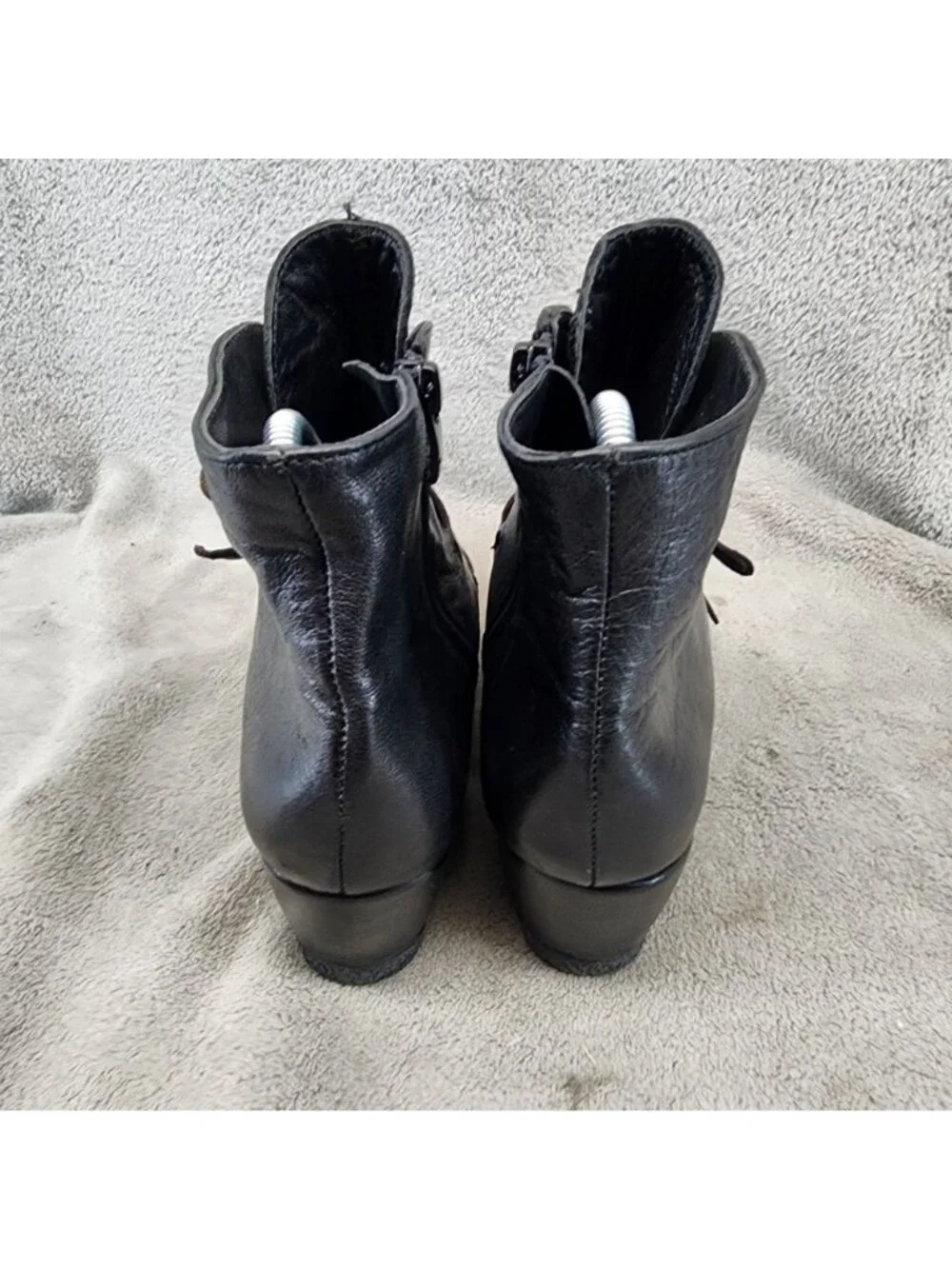 Eric Michael Shoes Womens SIze 8.5 Lena Black Leather Wedge Ankle Boots *Read*